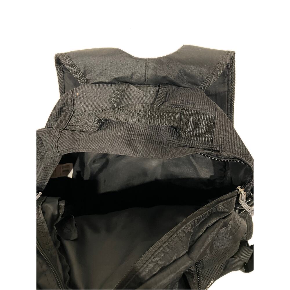 Ozark Trail Black Daily Backpack 25L - Picture 4 of 4